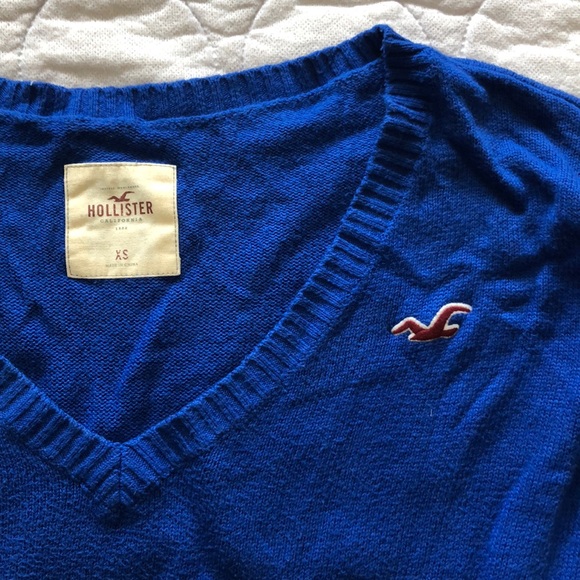 ⭐️ 4 for $10 Blue Hollister oversized sweater - Picture 2 of 4